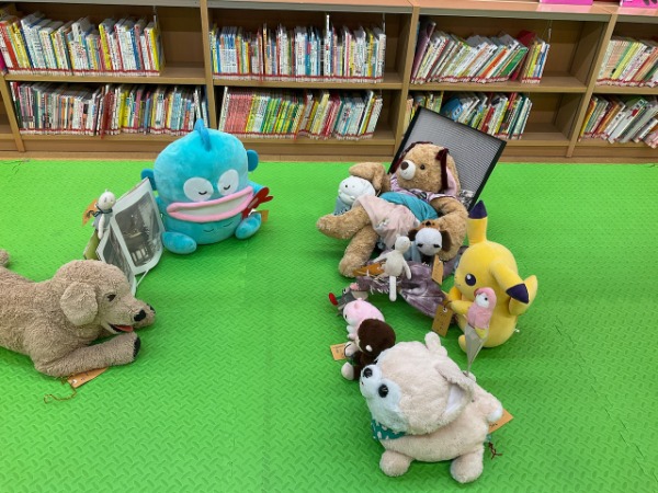 ぬいぐるみおとまり会の様子